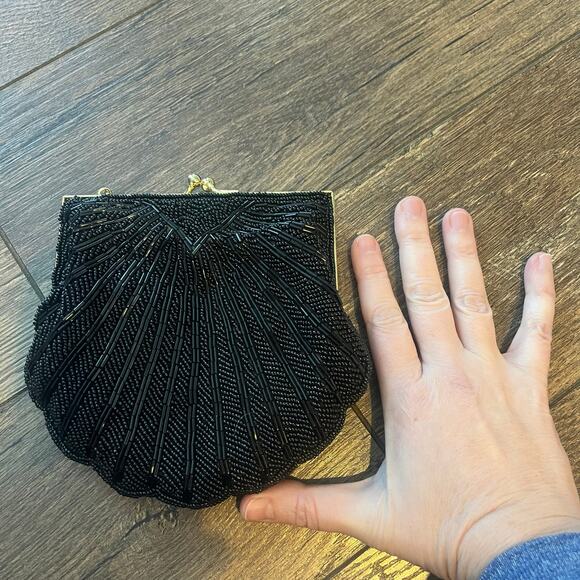 Vintage Black Beaded Seashell Scallop Snap Closure Gold Strap Purse Clutch - Picture 2 of 5